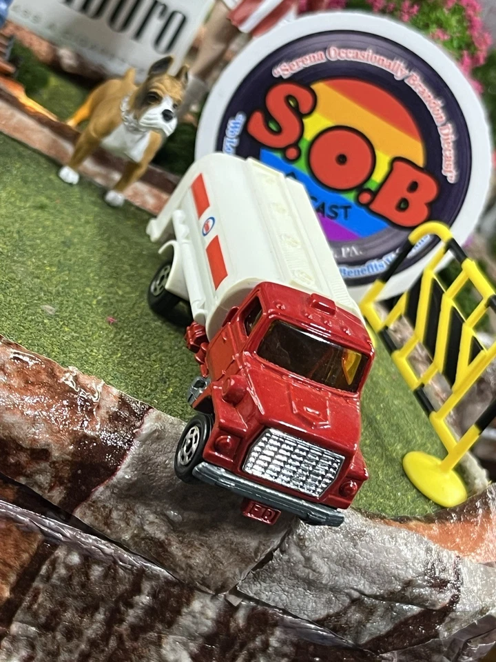 Camión de Combustible Tomica Ford Esso Nº F62 1:96 Rojo Diecast USADO EXCELENTE ESTADO Foto 4 de 4