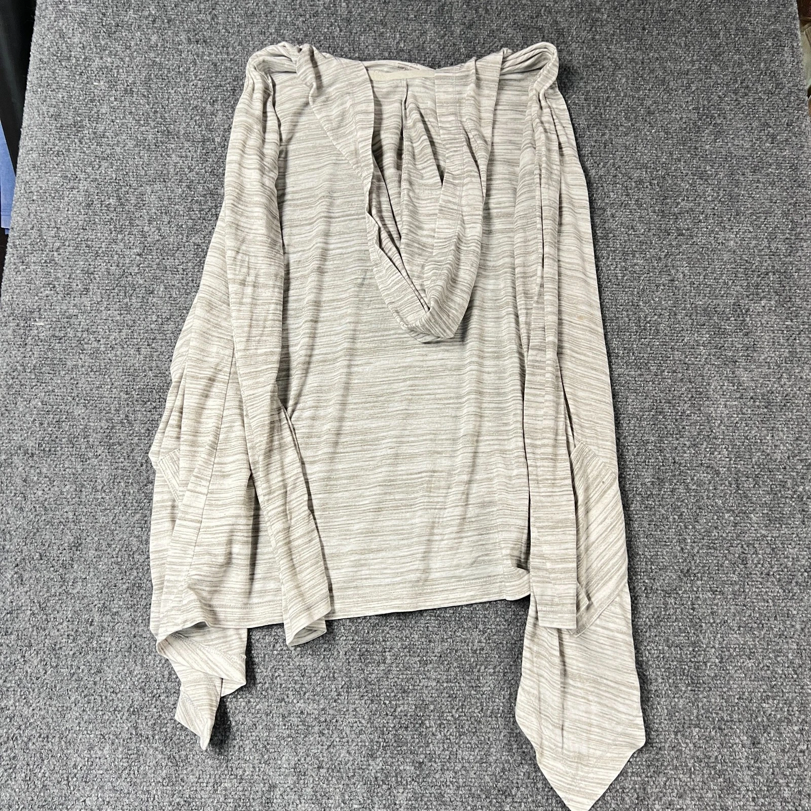 UNDERCOVER Felpa con cappuccio Secret Treasures donna piccola grigio chiaro leggera usata in ottime condizioni