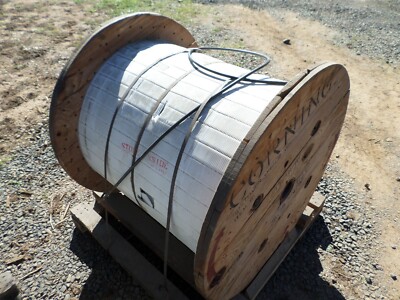 FREEDM One Tight-Buffered Cable, Riser  24 F, 62.5 µm multimode (OM1) 3100-Ft
