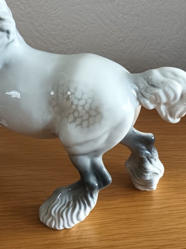 BESWICK GREY GLOSS CANTERING SHIRE MODEL 975 IN PERFECT CONDITION - Picture 17 of 18