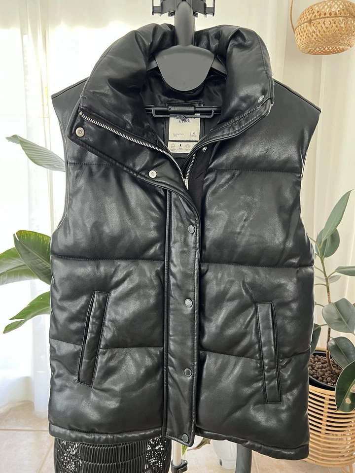 Abercrombie Fitch Puffer Vest Womens XS Vegan Leather Oversized Black