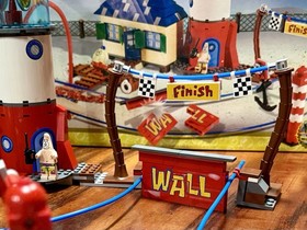 4982 LEGO SpongeBob SquarePants Mrs. Puff's Boating School