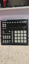 Native Instruments Maschine MK1 Sampler  Sequencer, 16 Pad Triggers, Black
