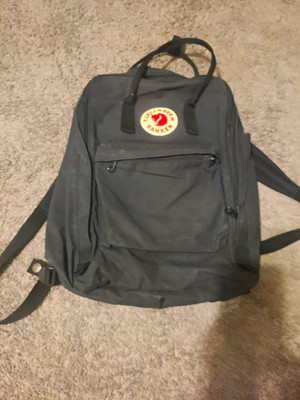 Fjallraven Kanken Vinylon Lightweight Everyday Outdoor Backpack Black Unisex