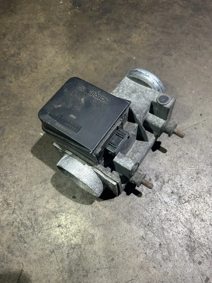 BMW E23 E24 E28 M30b28 m30b28 Bosch 0280202025 - Image 2 of 4