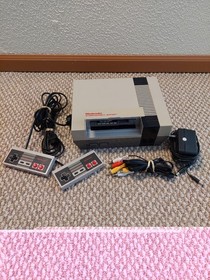 NES Nintendo Entertainment System With Two Controllers & Super Mario Bros