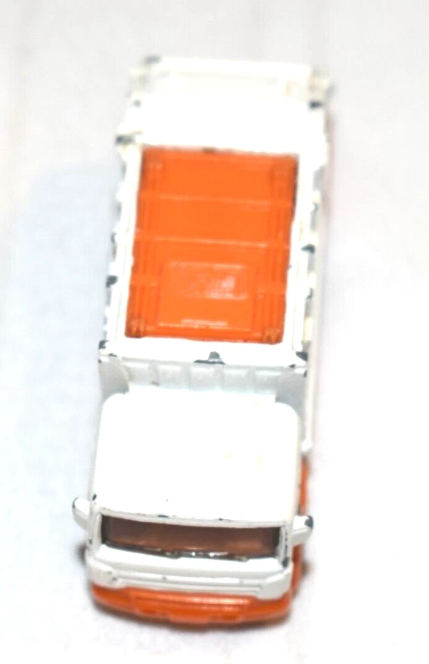 Matchbox 2007 White Garbage Truck 2008 Made in Thailand MB742 - Image 4 of 4