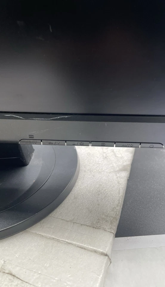 Samsung SyncMaster 710N 15" LCD Monitor Flat Panel Computer Display Screen - Image 2 of 4