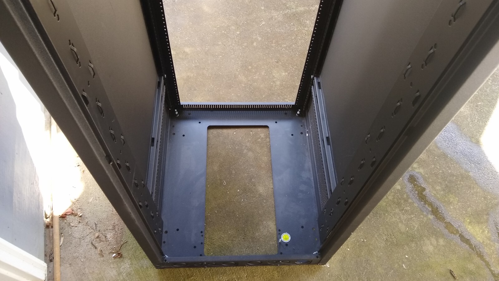 Middle Atlantic Products Rack Cabinet 27U ERK-2725 | eBay