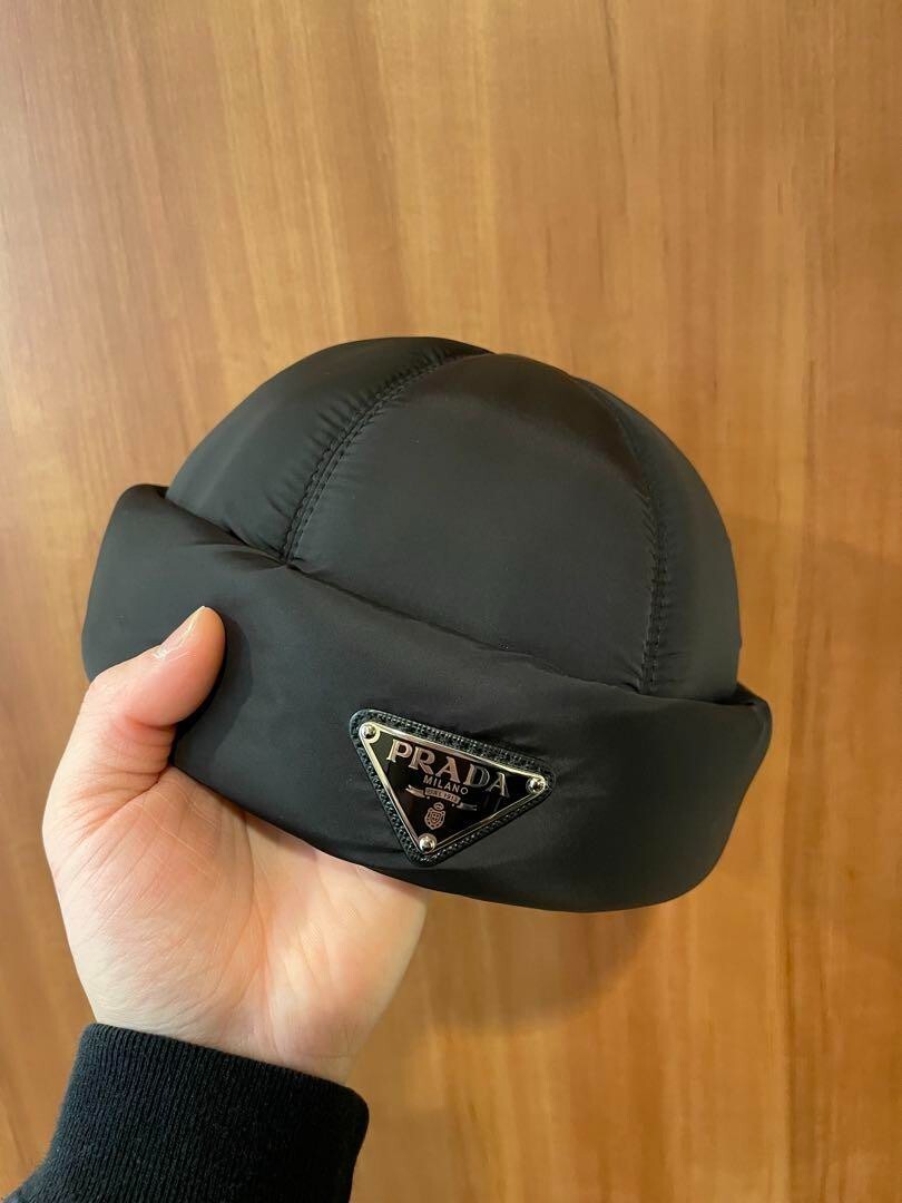 PRADAキャップ　M size Prada Nylon Beanie M Size logo casual simple elegant hat