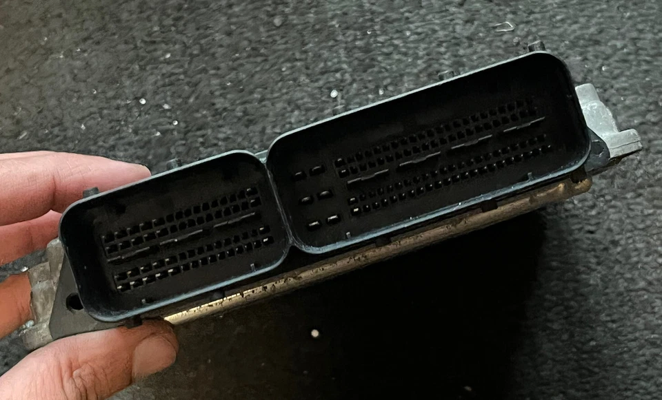 AUDI A3 8P 2008-2012 2.0 TFSI GASOLINA AUTO CCZ UNIDAD DE CONTROL MOTOR ECU 8P0907115 Foto 4 de 4