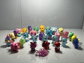 Lot Of 30 Spin Master Hatchimals CollEGGtibles miniature figures.