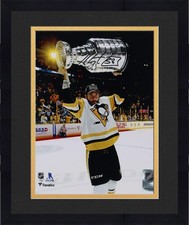 Framed Kris Letang Pittsburgh Penguins Signed 8
