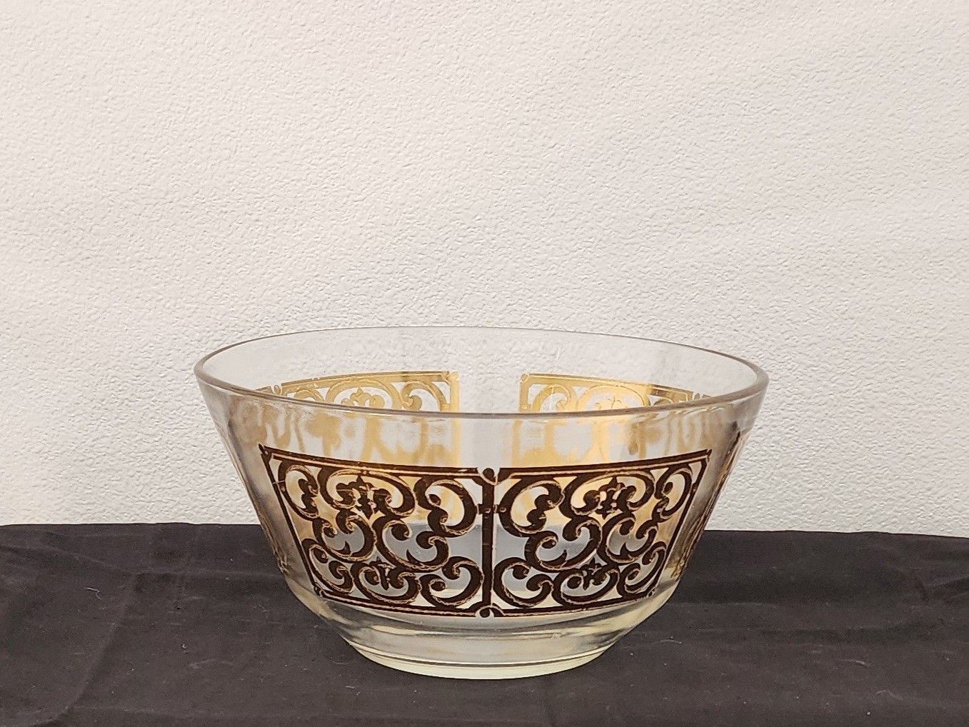 1960s Georges Briard Glass Guild 22K Gold Scroll MCM 10” Serving Bowl Vintage
