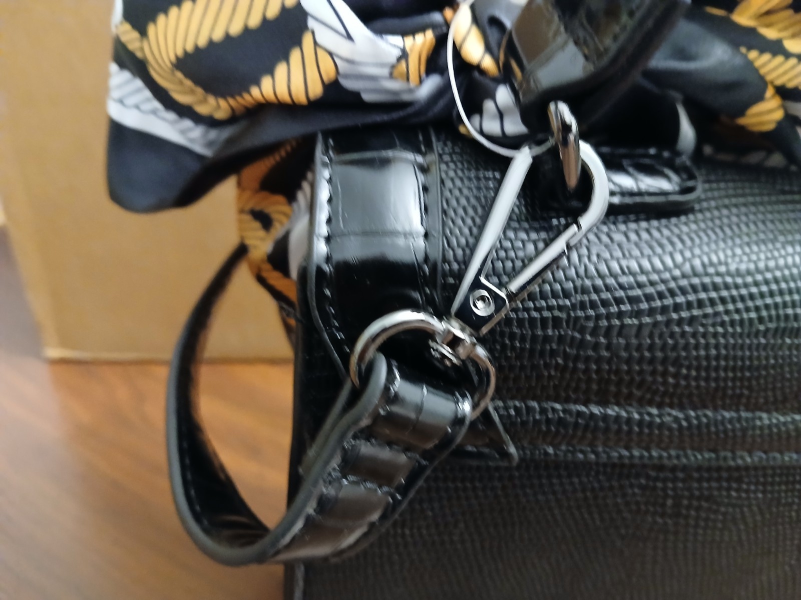 Aldo Landaeriell Black and Faux Snakeskin Handbag with matching Scraf New w Tag