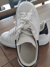 Alexander Mqueen . 7us. 441631 40 D. pre owned. excelent !! no box. 