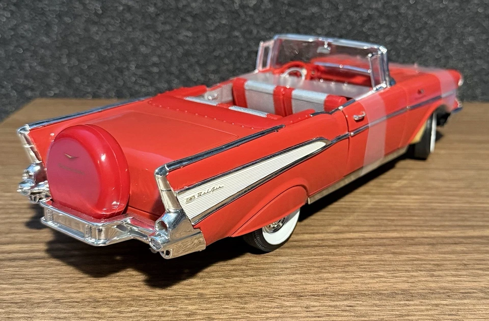 * ERTL AMERICAN MUSCLE 1/18 1957 CHEVY BEL AIR SPORT CUPÉ COCHE FUNDIDO Foto 4 de 4