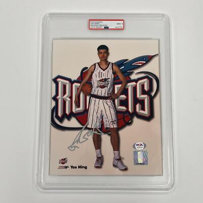 Yao Ming Signed 8x10 Photo PSA/DNA MINT 9 Slabbed Houston Rockets