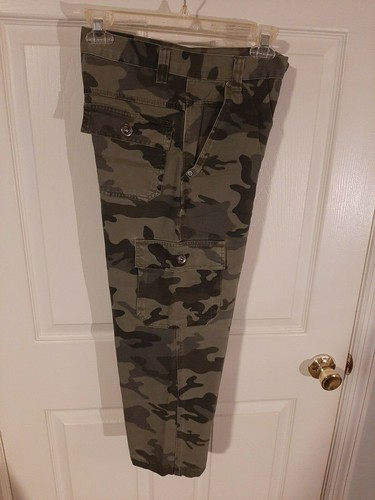 Boys Faded Glory, green camo, cargo pants, size10 husky - Picture 6 of 6
