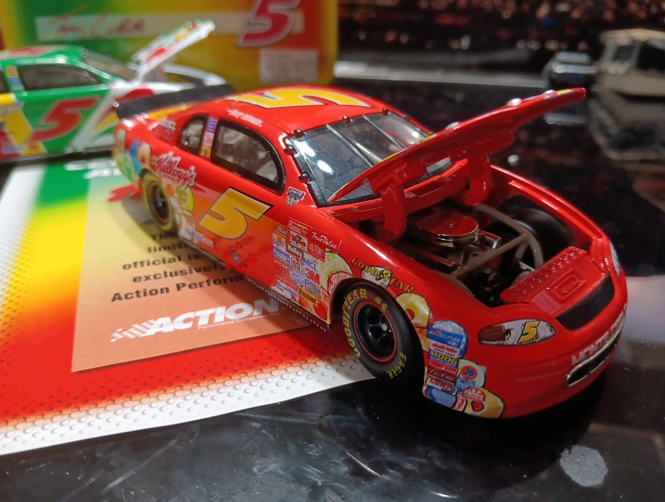 Action Kellogg's Terry Labonte 1998 1 Of 4500 , 1:32 Die Cast China  2 Car... - Image 4 of 4