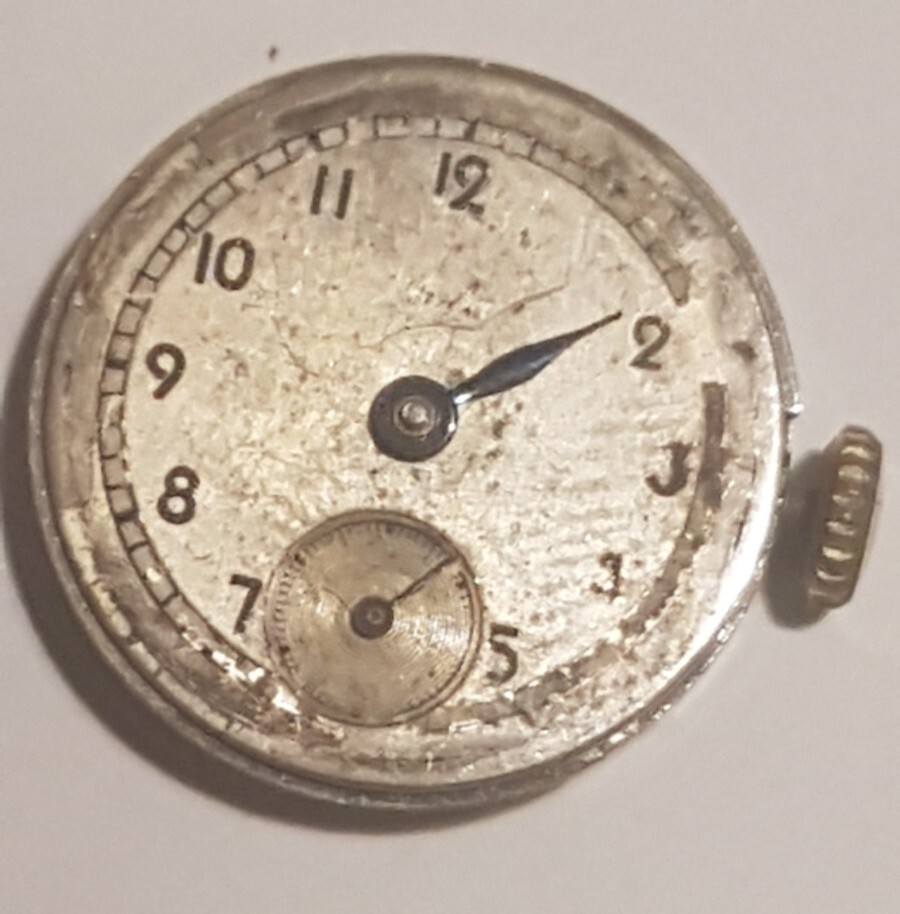 Montre Vintage Femme à 15 Bijoux, Mouvement Mécanique Suisse - Pièce Unique