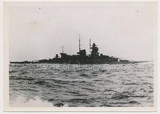 134995: Pressefoto: "Wir fahren durch den Kanal. Schlachtschiff Gneisenau" 1942