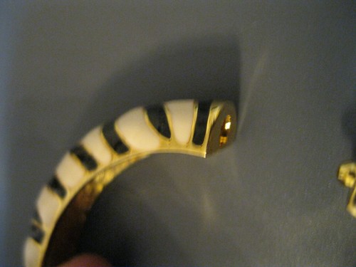 VTG Kenneth Jay Lane (KJL) Signed Enamel and Gold Tone Bracelet, Zebra/Leopard - Picture 10 of 12