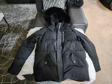 Moose Knuckles Mens 3Q Genuine Fox Fur Trim Down, Jacket Black Large.