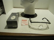 VTG NOS UVEX ASTROSPEC 3000 SAFETY GLASSES BLACK FRAMES W/CLEAR LENS W/BOX