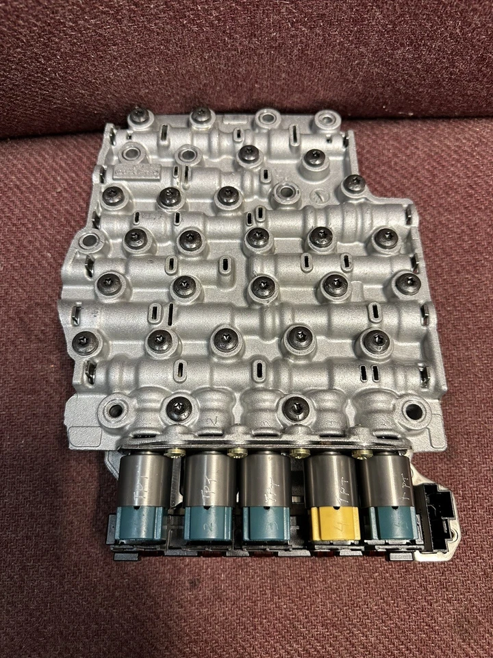 Cuerpo de válvula de transmisión Ford Freestyle CFT30 con 5 solenoides incluido mecatrónico Foto 4 de 4