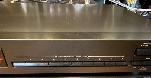 Technics ST-610L, Quartz Synthesizer LW/MW/FM Stereo Tuner. - Picture 5 of 10