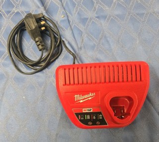 Milwaukee M12 C12C 12V Battery Charger
