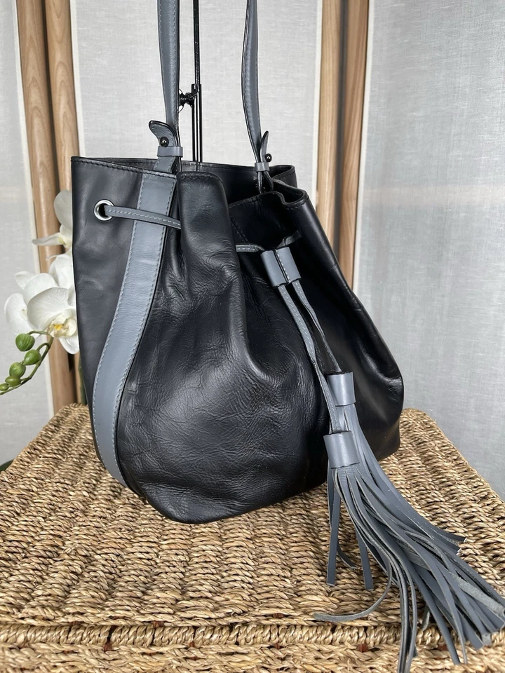 Clarks black leather vintage handbag hobo bucket bag WELL Used - Image 3 of 4
