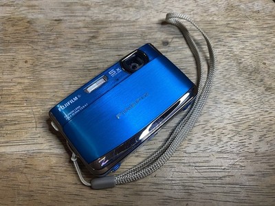 FUJIFILM FINEPIX Z70 コンパクトデジタルカメラ Fujifilm FinePix Z70 12 MP 5x Optical Zoom Digital Camera Tested