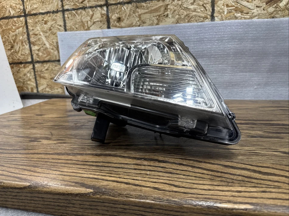 Conjunto Faro Derecho Nissan Frontier 2009-2021 Reacondicionado 26010-ZL40B Foto 4 de 4