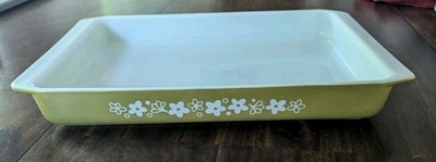 Vintage Pyrex Spring Blossom  Crazy Daisy  Green Lasagna Pan Baking Dish #933