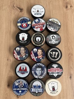 16 Eishockey Pucks Eisbären Berlin