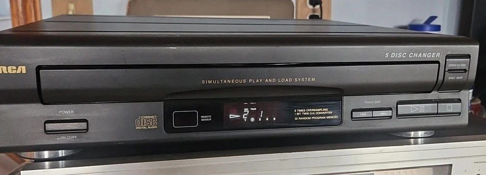 RCA Model RP-8055C Five Disc Carousel CD Changer Tested Works Well But No Remote - Image 2 of 4