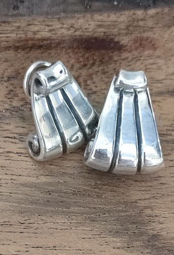 Retired James Avery Petite Swirl Earrings 6.5 Grams/Sterling Silver - Picture 3 of 6