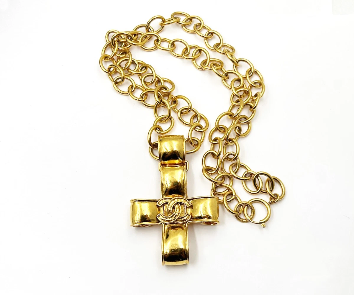 Vintage Chanel Large Link Necklace with CC Logo Pendant