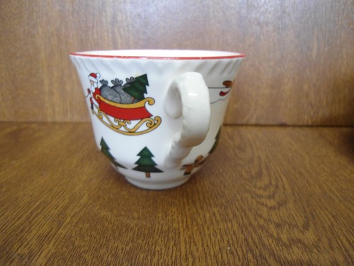 6 x Tea Cups & Saucers - Masons Christmas Village - Picture 10 of 15