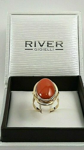 Anelli di lusso rossi in pietra principale corallo