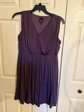 Simply Vera Wang Plum Dress Sleeveless Pleated Lined size Medium