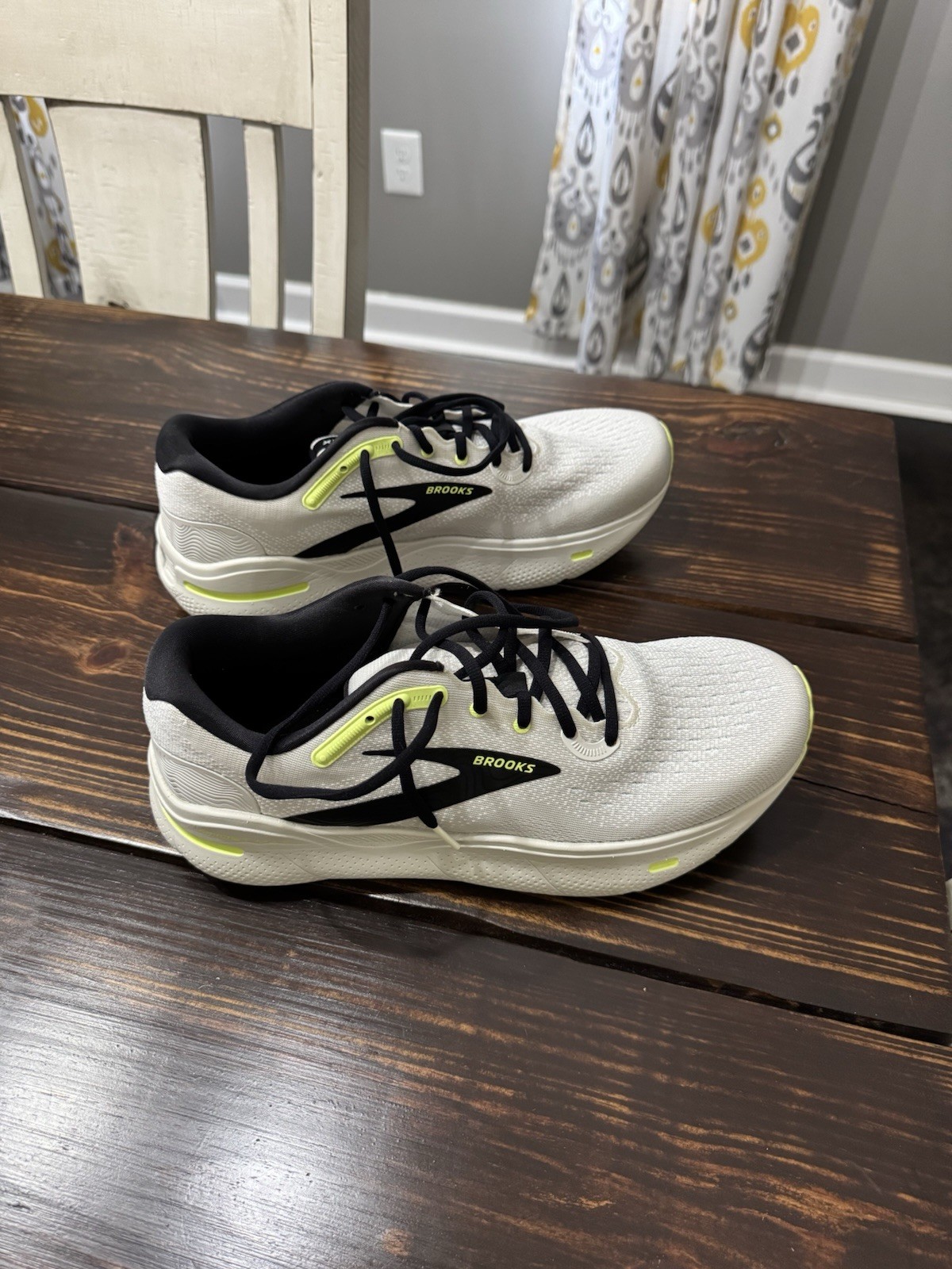 Brooks Ghost Max - image 1