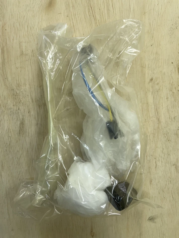 Kit de sensor de nivel de combustible genuino GM OEM 00-05 Cavalier Malibu Grand Am 88966972 NOS Foto 2 de 4