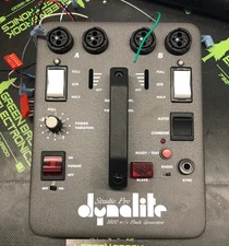 DYNATESTJIG28 - DYNALITE - STUDIO PRO 1600W/S FLASH GENERATOR faceplate for part