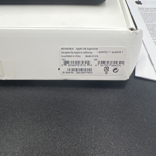 Apple USB SuperDrive CD/DVD Burner External Drive A1379 - MD564ZM/A - Afbeelding 4 van 5