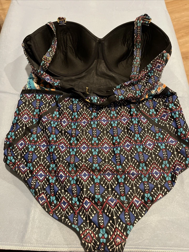 Traje de baño para todos de una pieza para mujer talla 18 traje de baño geométrico nunca usado Foto 4 de 4