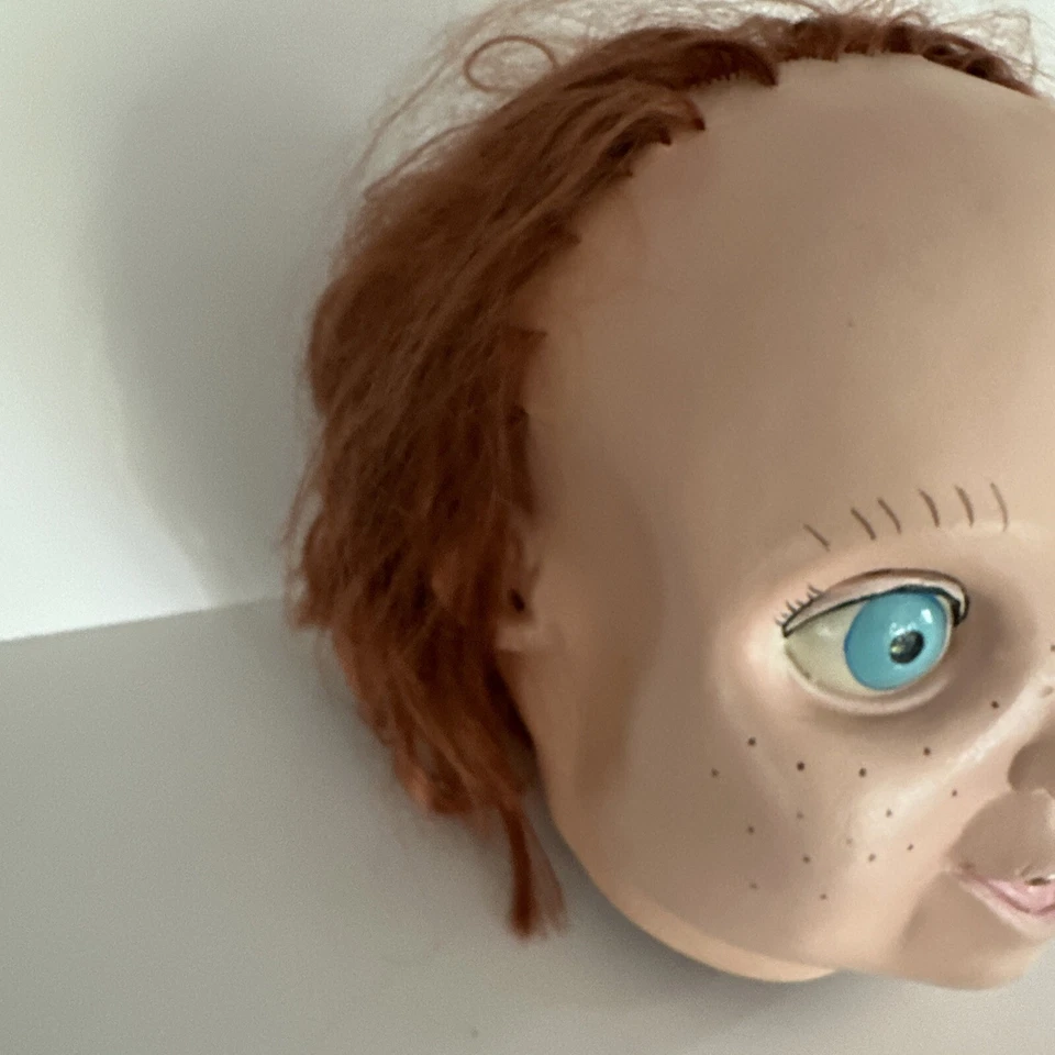 Trick or Treat Studios CHILD'S PLAY 2 Muñeca Good Guy Chucky Máscara de Halloween NUEVO Foto 3 de 4