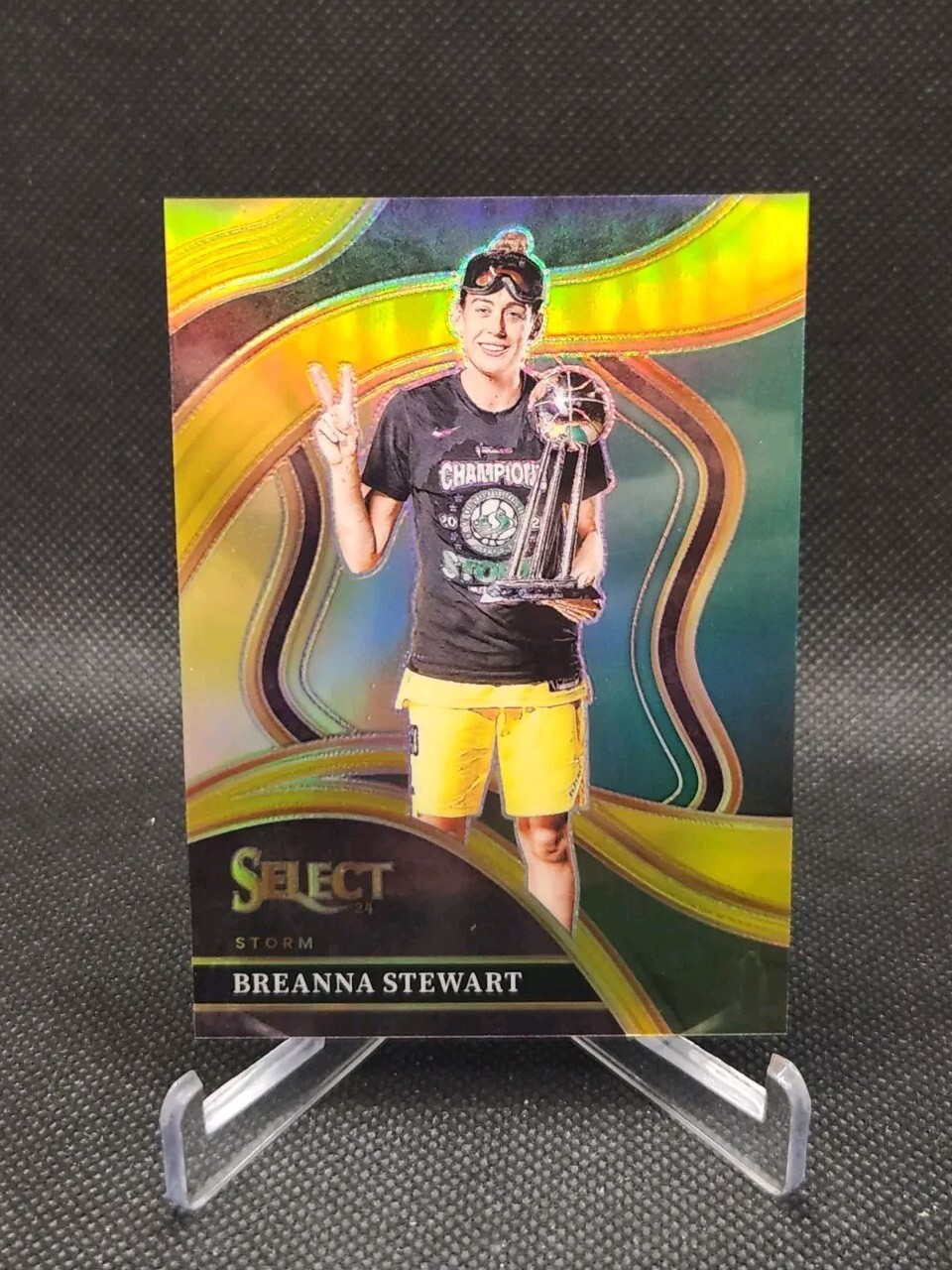 2024 Panini Select WNBA #247 Breanna Stewart Courtside Gold Prizm /10